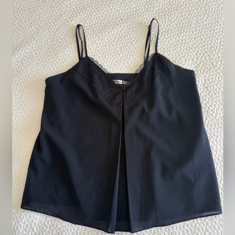 Alice + Olivia lace-trim camisole top featuring lace detailing V-neckline